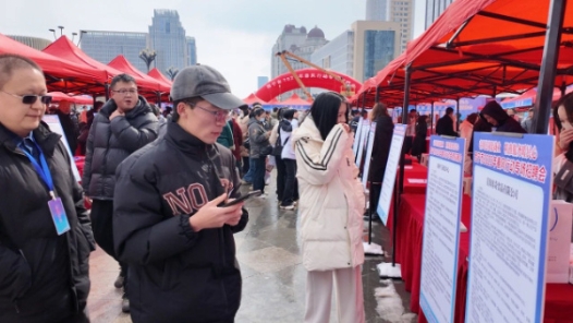 青海西宁市举办2025年“春风行动”专场招聘会