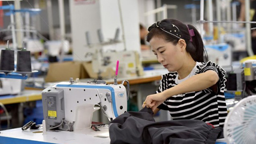 鹤壁市鹤山区工会社区工坊助力宝妈就业增收