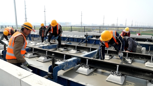 中老铁路沿线4州（市）签订产业用工服务合作框架协议