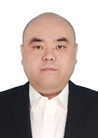 王学山同志证件照