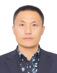 卢长海同志证件照