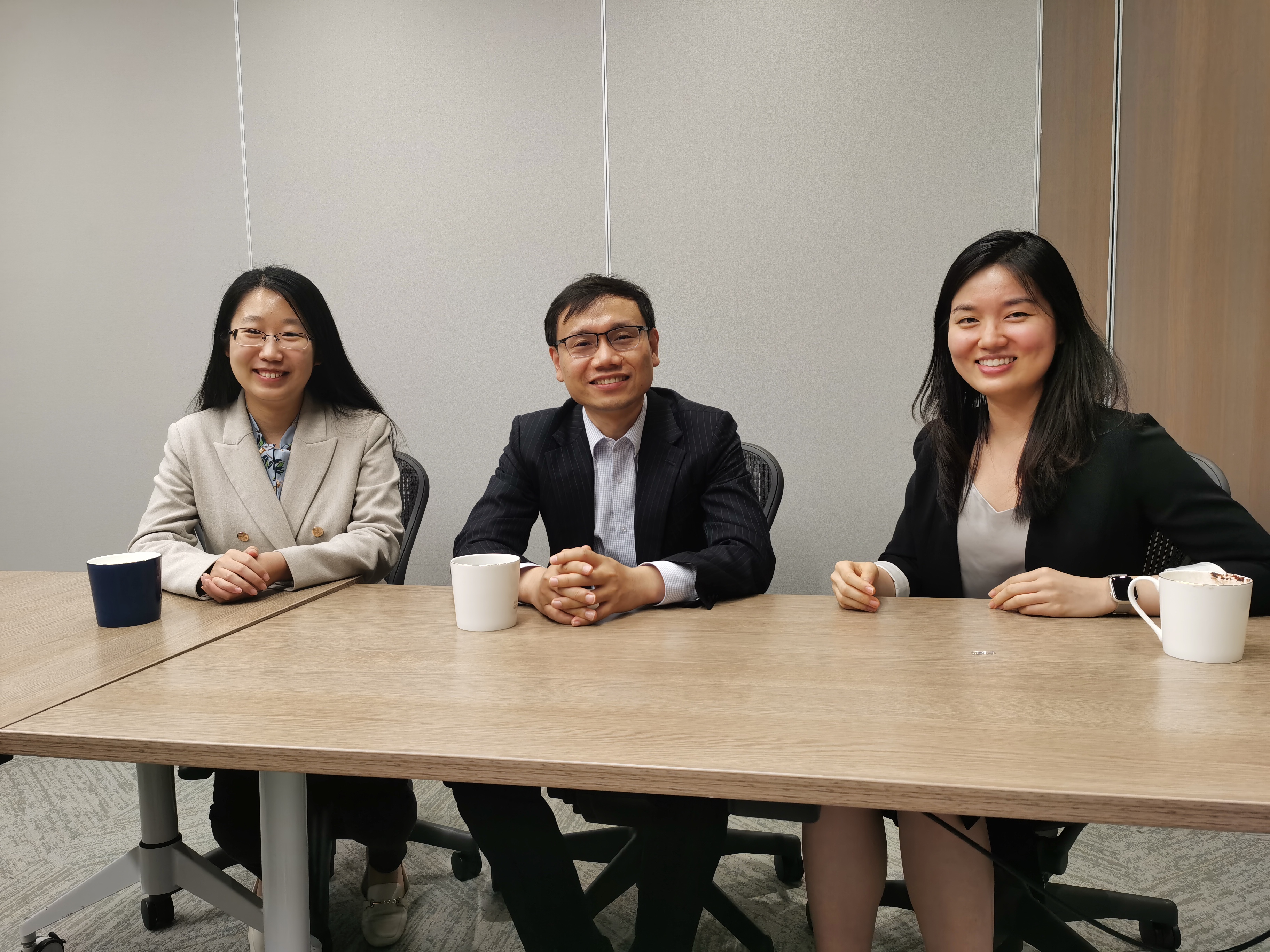 2022年7月2日凌晨，新加坡亚化集团诉中国政府投资仲裁案开庭结束后与同事合影