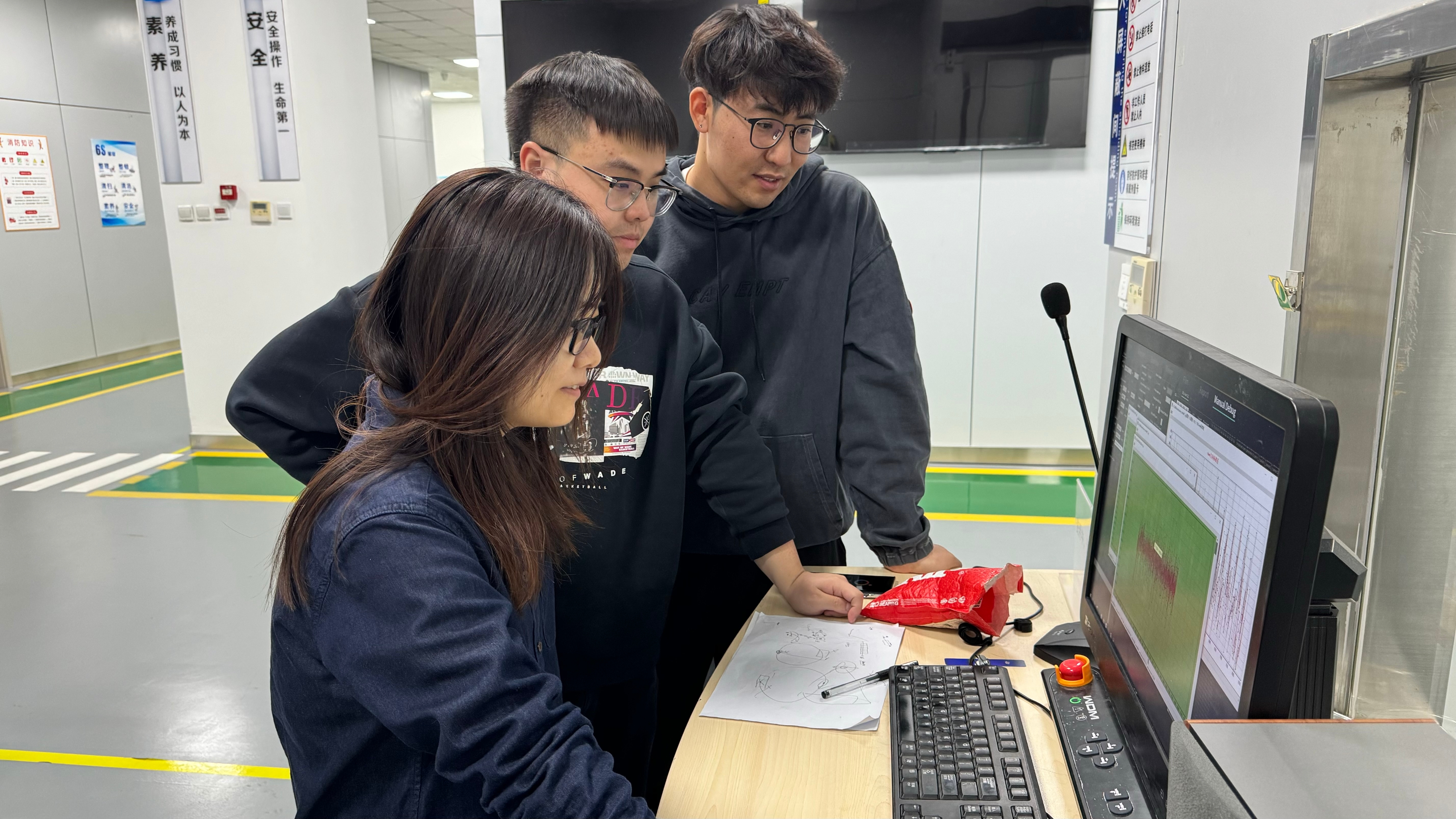 万东医疗张莎工作照2