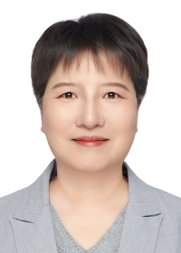 张国静同志证件照