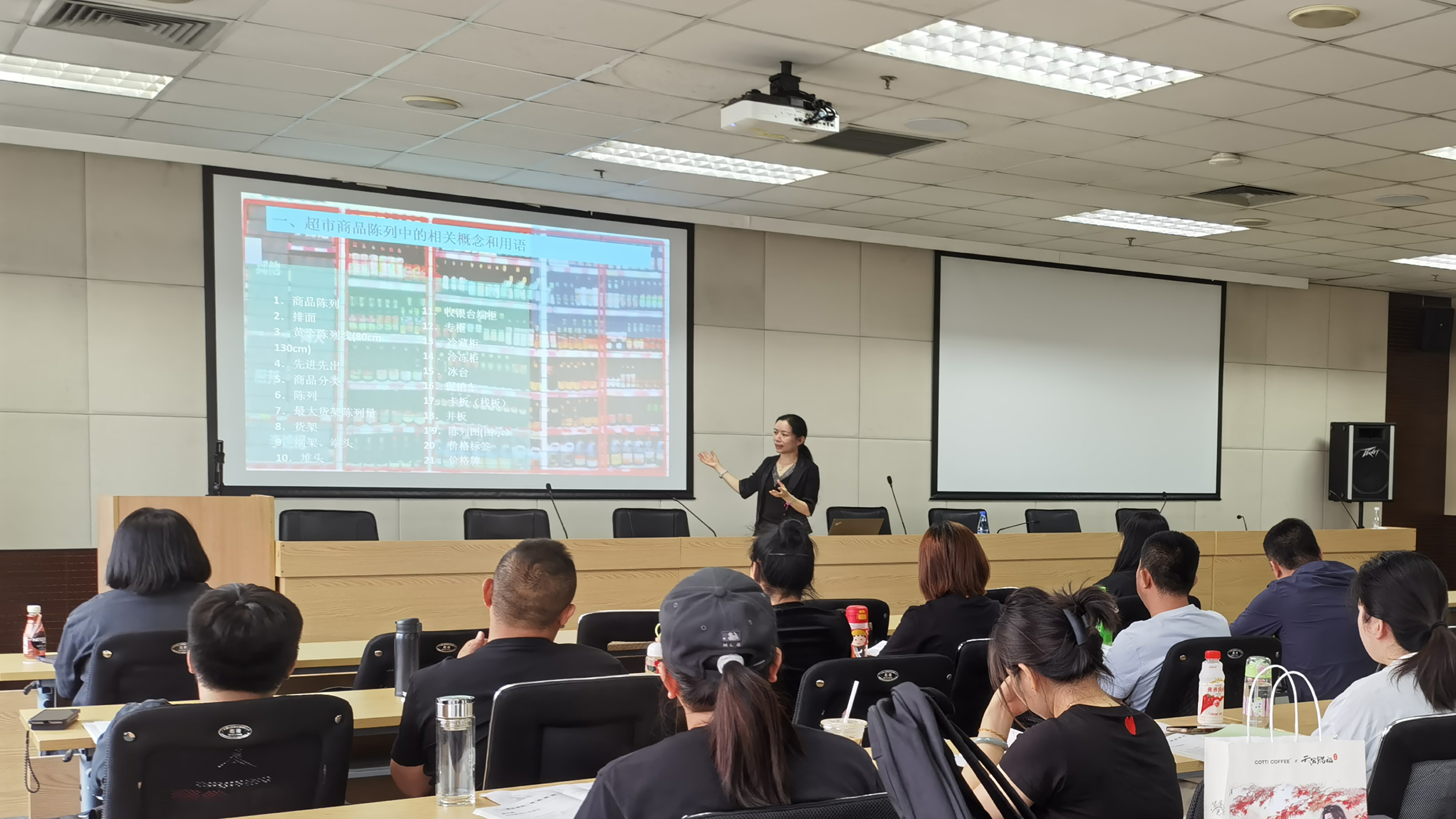 罗兴文同志工作照2 罗兴文同志工作照2