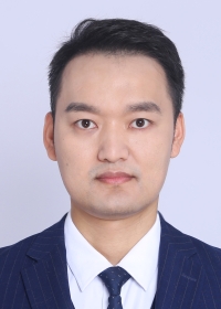 李扬同志证件照