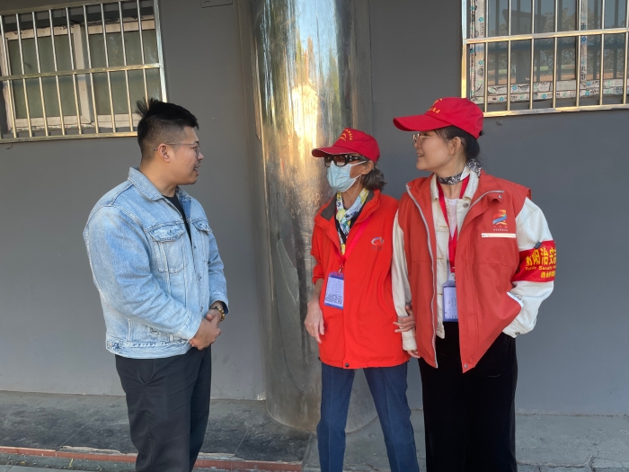 工作照-志愿者岗位巡逻