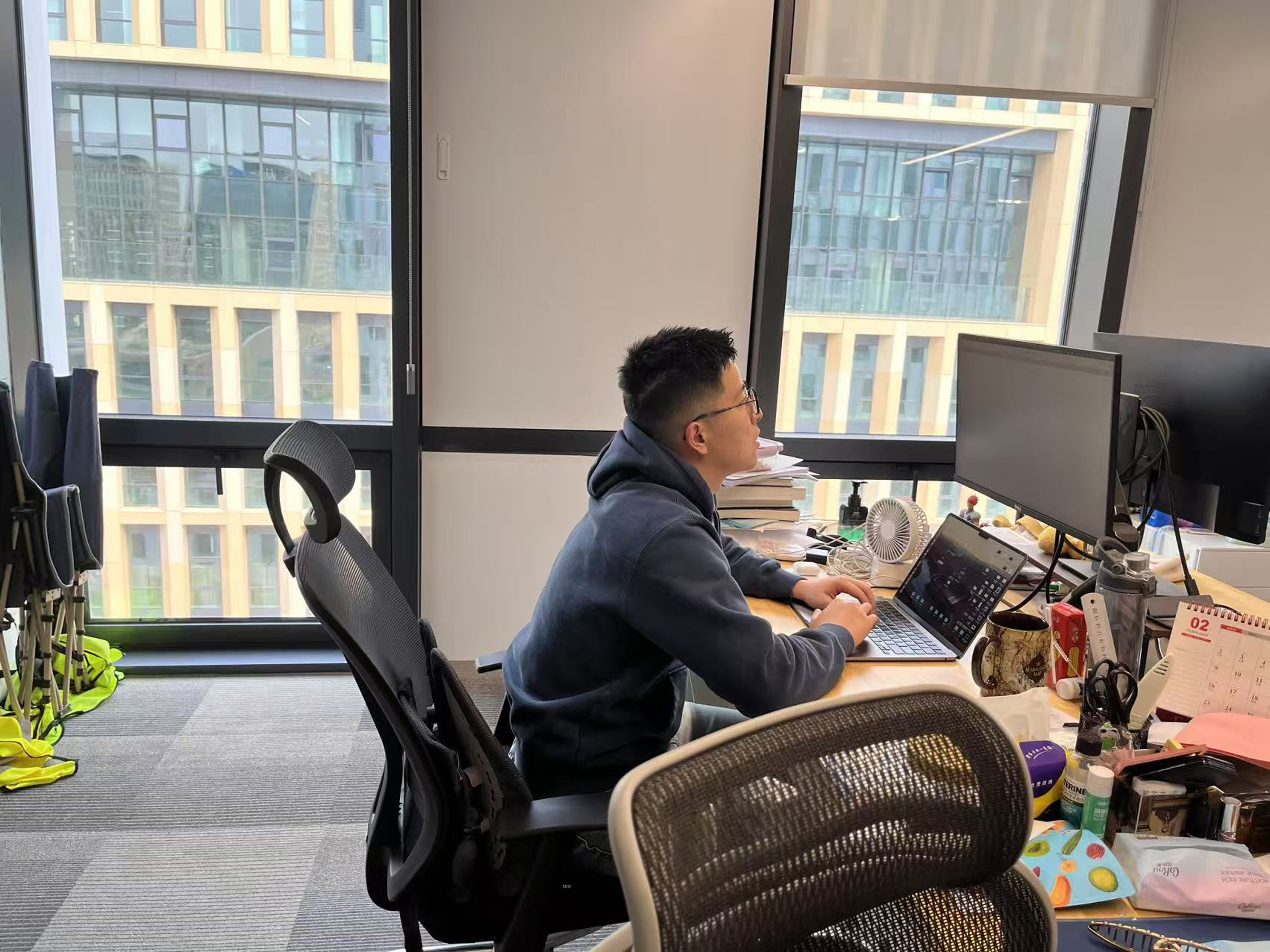 格灵深瞳胡开先工作照3