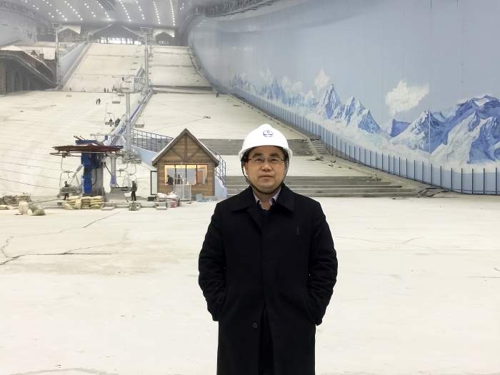 李洪求工作照片1-哈尔滨滑雪场工程验收