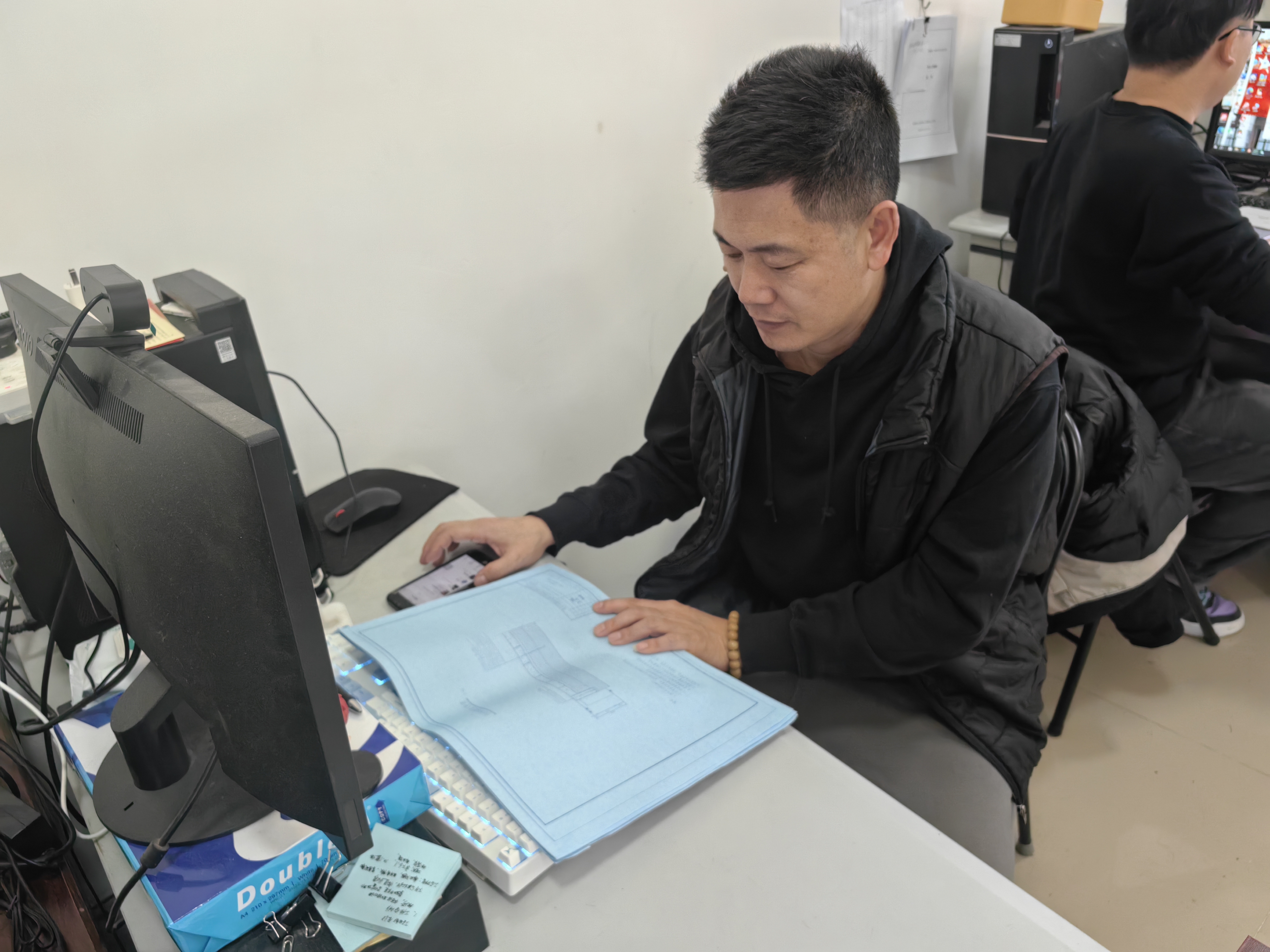 郭海锋同志工作照1