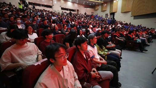 中老铁路沿线产业工人展风采