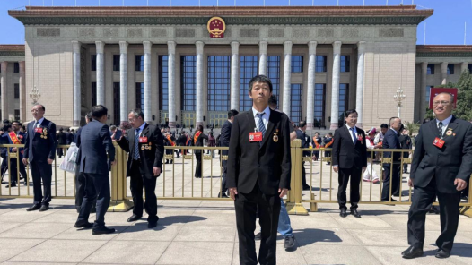 全国劳动模范付雷：在平凡岗位书写不凡