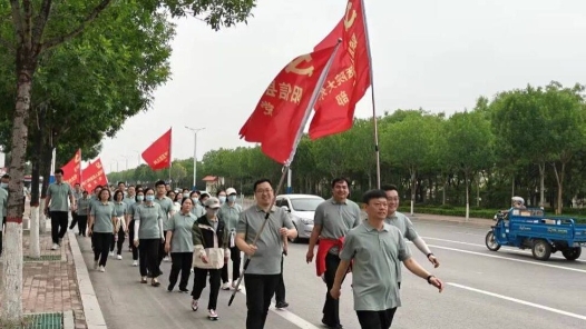 山东阳信举行庆“5·12国际护士节健步同行·医路健康”健步走活动