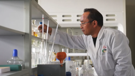 全国劳动模范邵维在：让传统中医药焕发新生