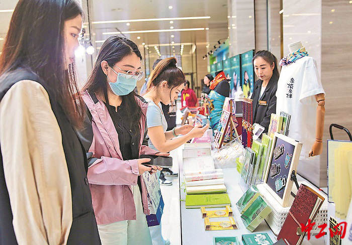 2972965_tpzz_1746973788663_b 2972965_tpzz_1746973788663_b