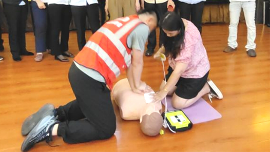 青岛市市南区总工会举办职工AED应急救援培训活动