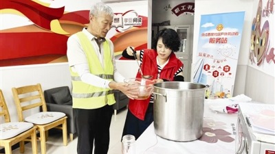 天津：建成6000余个工会驿站 让户外劳动者高温天里来歇脚