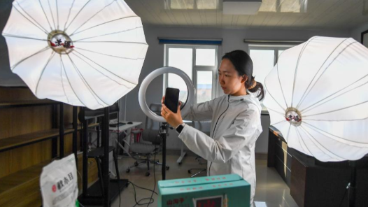 广西百色举办“工会帮就业”直播招聘活动 锚定重点人群精准送岗位