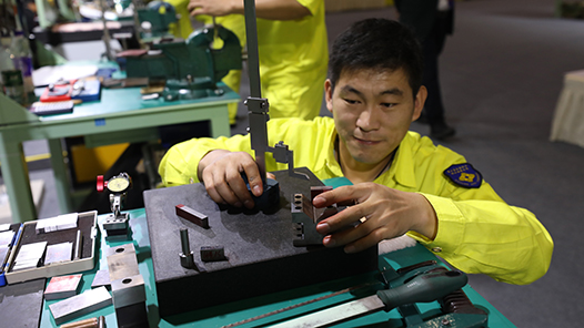 山东荣成市总工会举办职工安全技能比武大赛