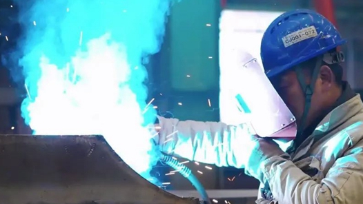 劳模风采·全国劳动模范｜徐海：让每朵焊花都绚烂如炬