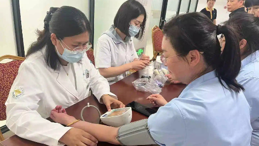 山东乳山市总工会开展职业健康服务进企业活动