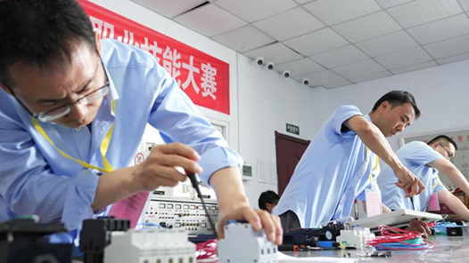 山东青岛：“能源工匠杯”技能大赛精彩上演