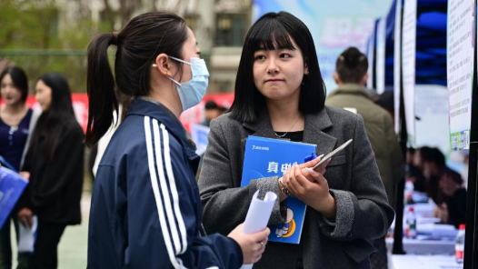 广东惠州工会主席为企业和求职者牵线搭桥