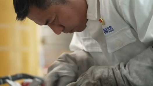 闪亮如你·2025年“最美职工”｜张腾蛟：焊花里炼出的“万能蛟”