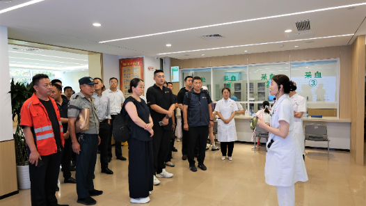 青岛市总工会举办“走进市办实事 见证民生项目”现场观摩活动