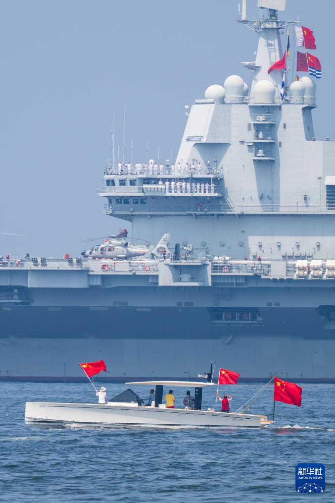 海军山东舰航母编队圆满结束访问离开香港