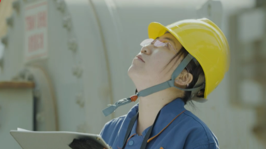 闪亮如你·2025年“最美职工”｜吴嘉楠：“追光女孩”以匠心守光明