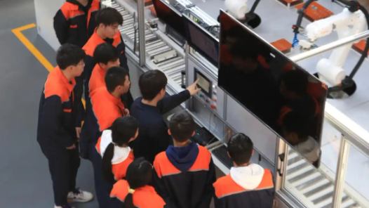 青岛城阳区总工会：为产业工人插上成才翅膀