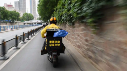 快递员法律服务工作站，给力！