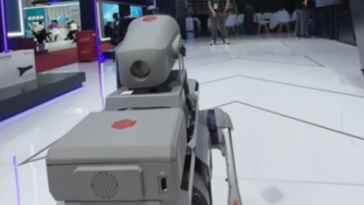 超燃！看机器狗现场抓捕！