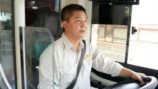 劳模风采·全国劳动模范丨高建春：十米车厢里的为民初心