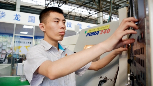 劳模风采·全国劳动模范丨付春鹏：在铁屑飞溅中交出“匠心答卷”