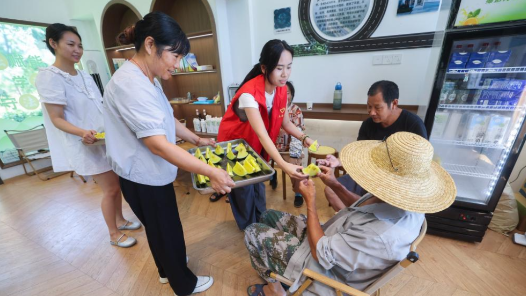 @户外劳动者，累了就来驿站歇歇脚