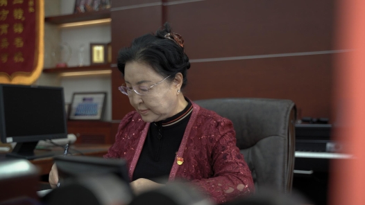 李国荣：深耕教育事业数十载