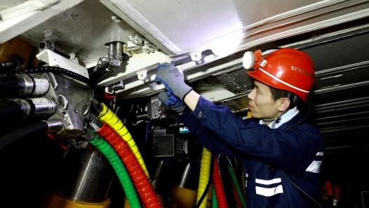 山东能源南屯煤矿王亚宁：1992年出生的“劳模大班长”