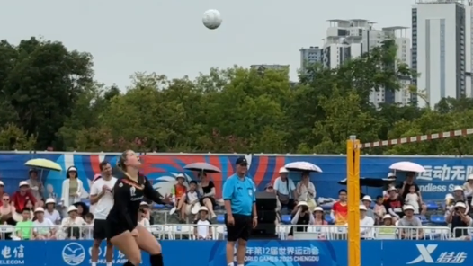 成都世运会浮士德球开赛 卫冕冠军德国军团遭遇“冰火两重天”