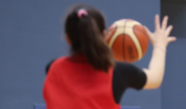 十五运会女篮资格赛：强强对话 四川击败江苏