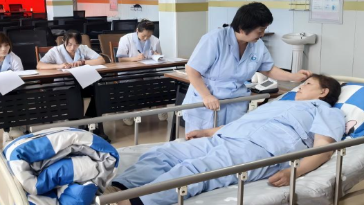 河北省张家口市尚义县总工会举办养老护理员技能大赛