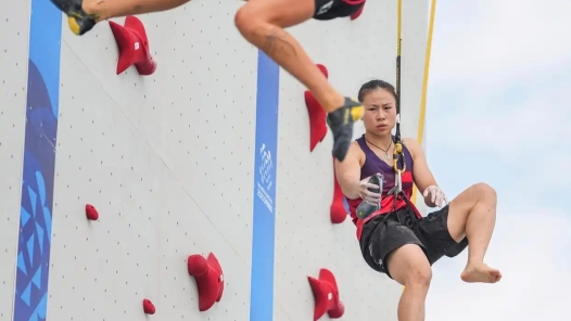 成都世运会攀岩项目开赛 中国队包揽速度赛两枚金牌