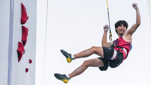 岩壁上的“双子星”