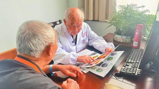 六十五载悬壶诠释医无止境