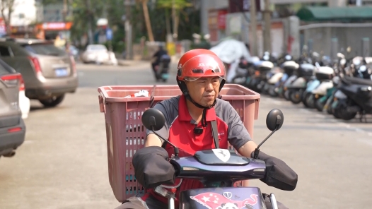 劳模故事·全国劳动模范丨张小山：“一包一裹”蕴匠心 “使命必达”显担当