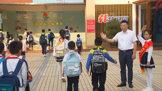 劳模故事·全国先进工作者丨赵檀木：深耕教育沃土 践行五育融合