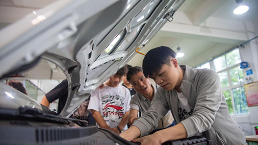 烈日下高手过招 毫厘之间见真章