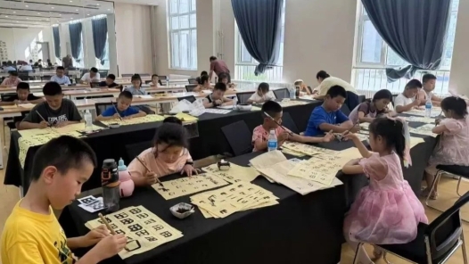 内蒙古鄂尔多斯63个工会托管班服务职工超过3100人