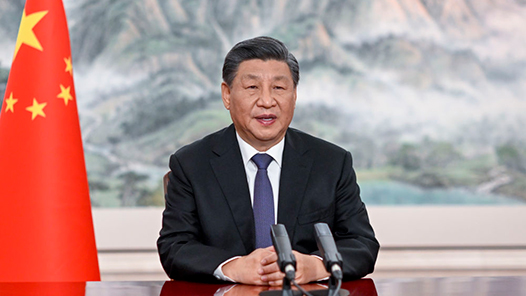 新华社快讯：习近平和夫人彭丽媛在端门外广场迎接出席大会的外方代表团团长及其配偶